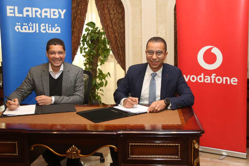 «فودافون» توقع شراكة مع مجموعة «العربي» لتقديم خدمات الاتصالات والحلول الرقمية